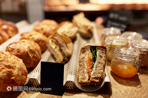 食品與酒類(lèi)雜貨店的包工藝三明治銷(xiāo)售策略